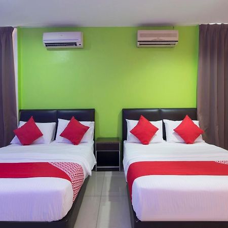 Oyo 44072 Mines Cempaka Hotel Nilai Eksteriør bilde