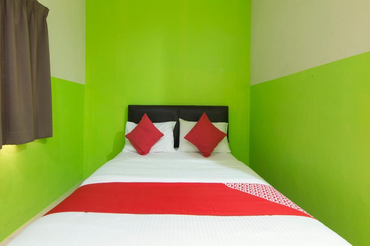 Oyo 44072 Mines Cempaka Hotel Nilai Eksteriør bilde