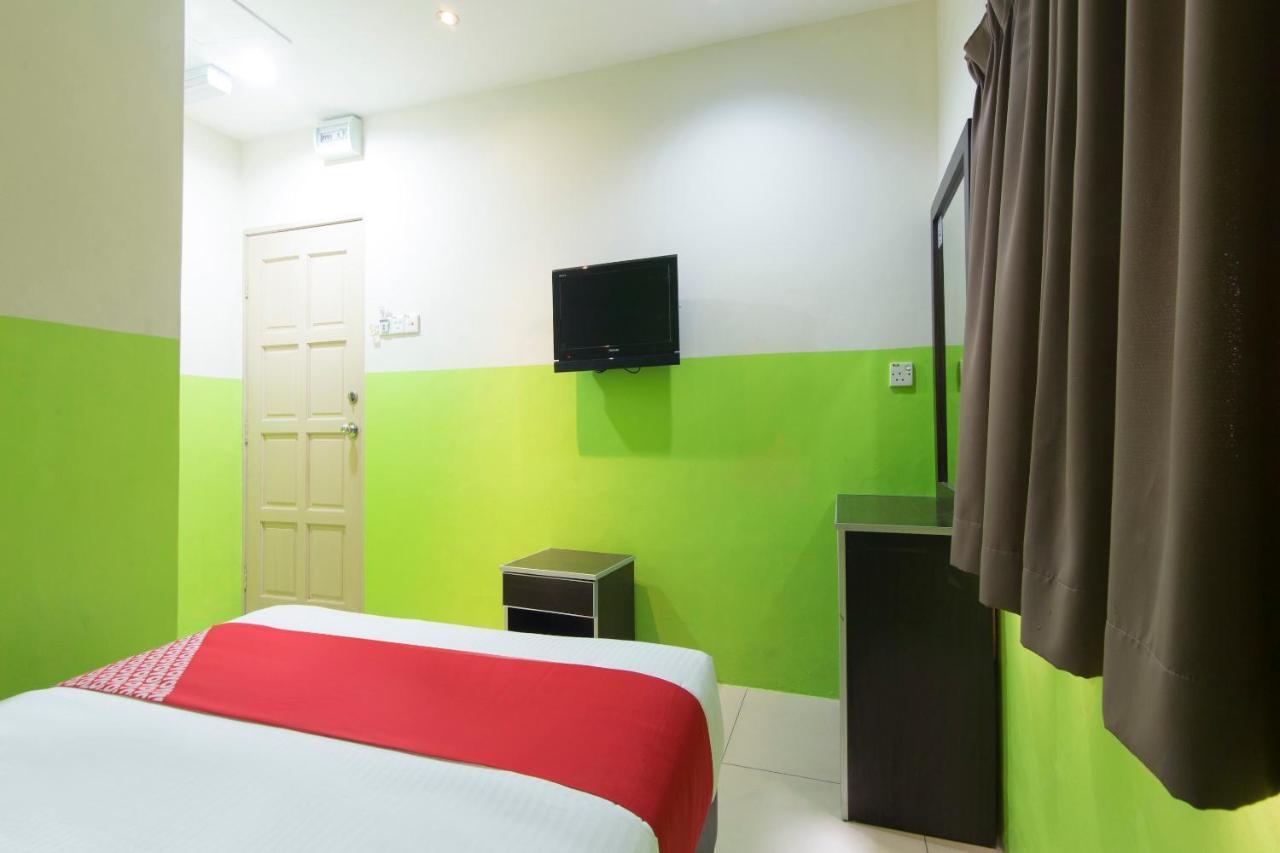 Oyo 44072 Mines Cempaka Hotel Nilai Eksteriør bilde