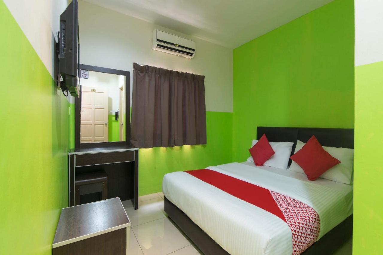 Oyo 44072 Mines Cempaka Hotel Nilai Eksteriør bilde