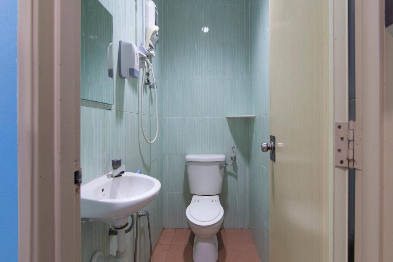 Oyo 44072 Mines Cempaka Hotel Nilai Eksteriør bilde