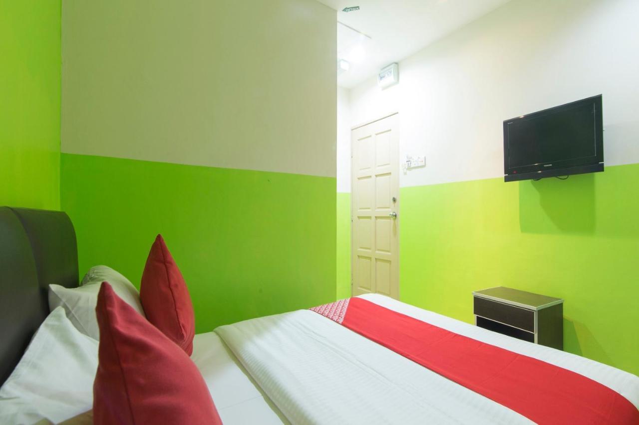 Oyo 44072 Mines Cempaka Hotel Nilai Eksteriør bilde