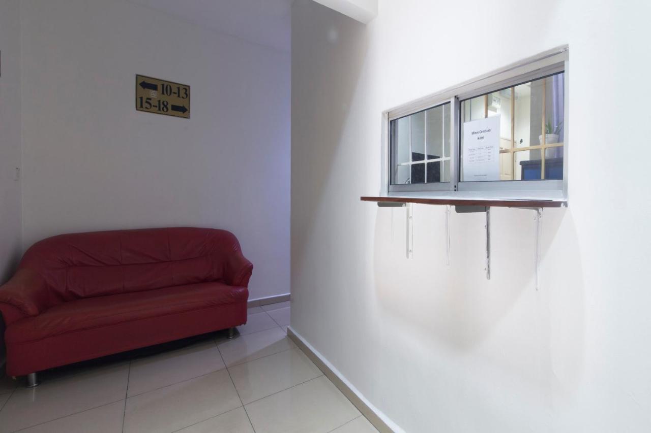 Oyo 44072 Mines Cempaka Hotel Nilai Eksteriør bilde