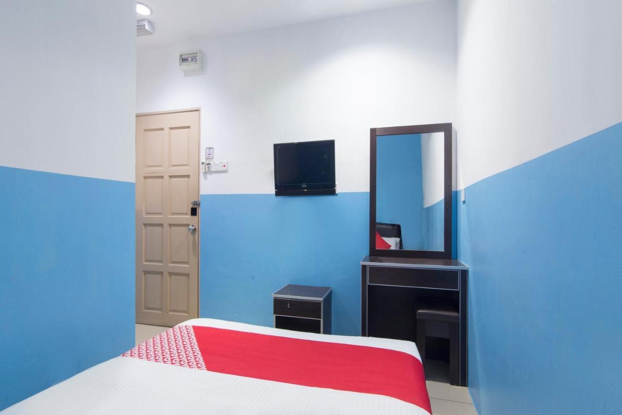 Oyo 44072 Mines Cempaka Hotel Nilai Eksteriør bilde