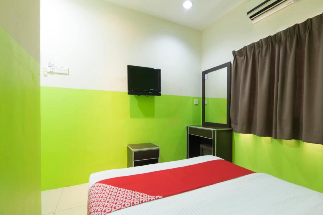 Oyo 44072 Mines Cempaka Hotel Nilai Eksteriør bilde