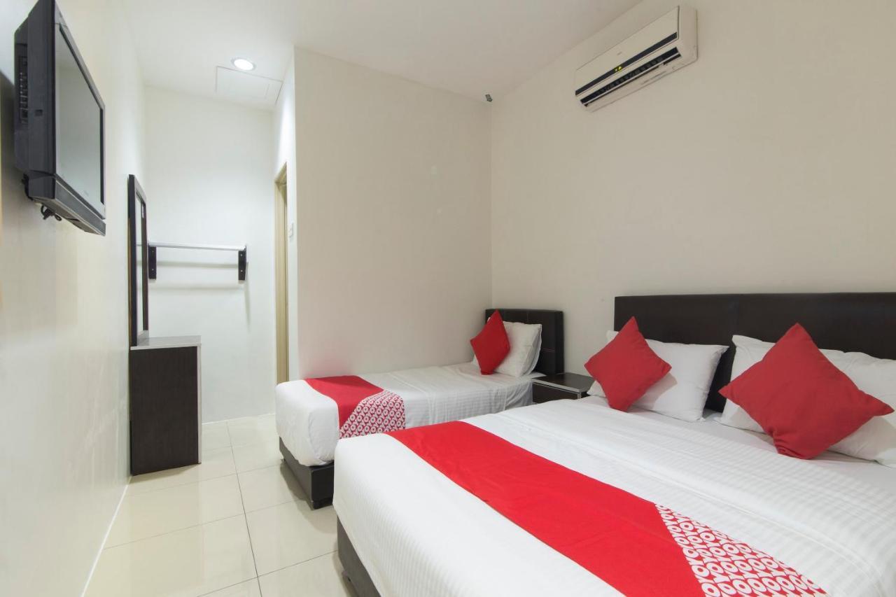 Oyo 44072 Mines Cempaka Hotel Nilai Eksteriør bilde