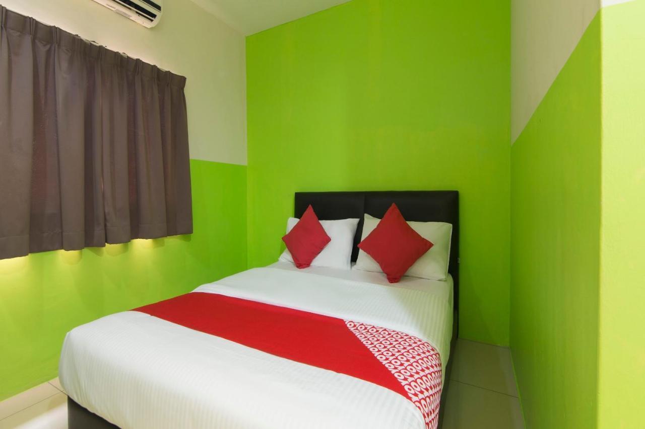 Oyo 44072 Mines Cempaka Hotel Nilai Eksteriør bilde