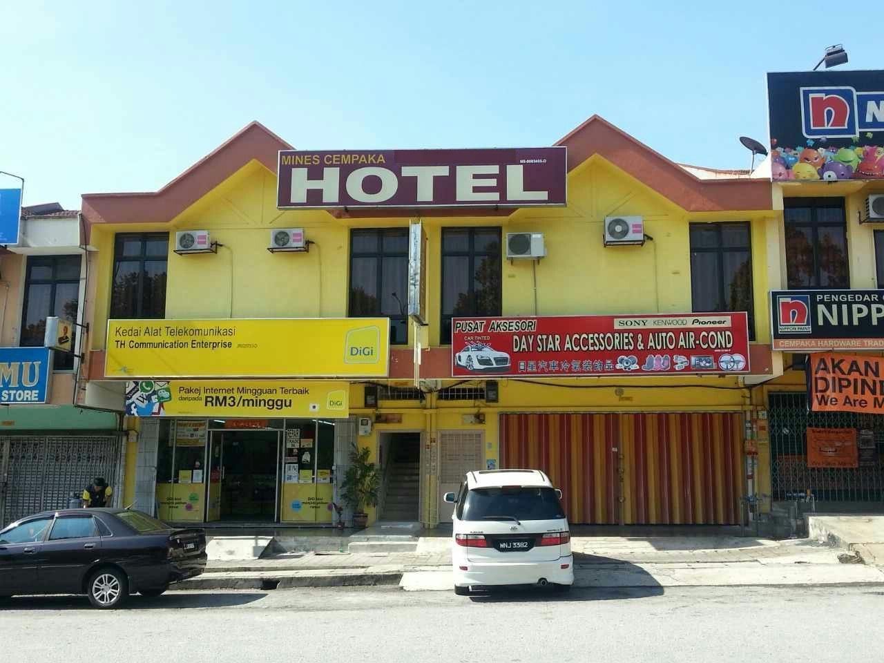 Oyo 44072 Mines Cempaka Hotel Nilai Eksteriør bilde