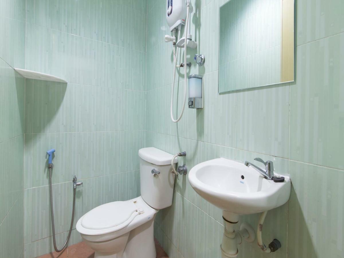 Oyo 44072 Mines Cempaka Hotel Nilai Eksteriør bilde